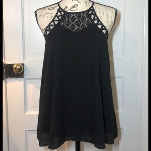 ⭐️5/$25 Small Doe & Rae black blouse